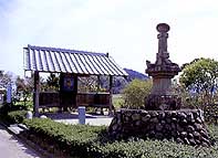 供養塔・笠置堂